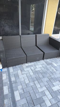 7 piece outdoor furniture with NEW CUSHIONS