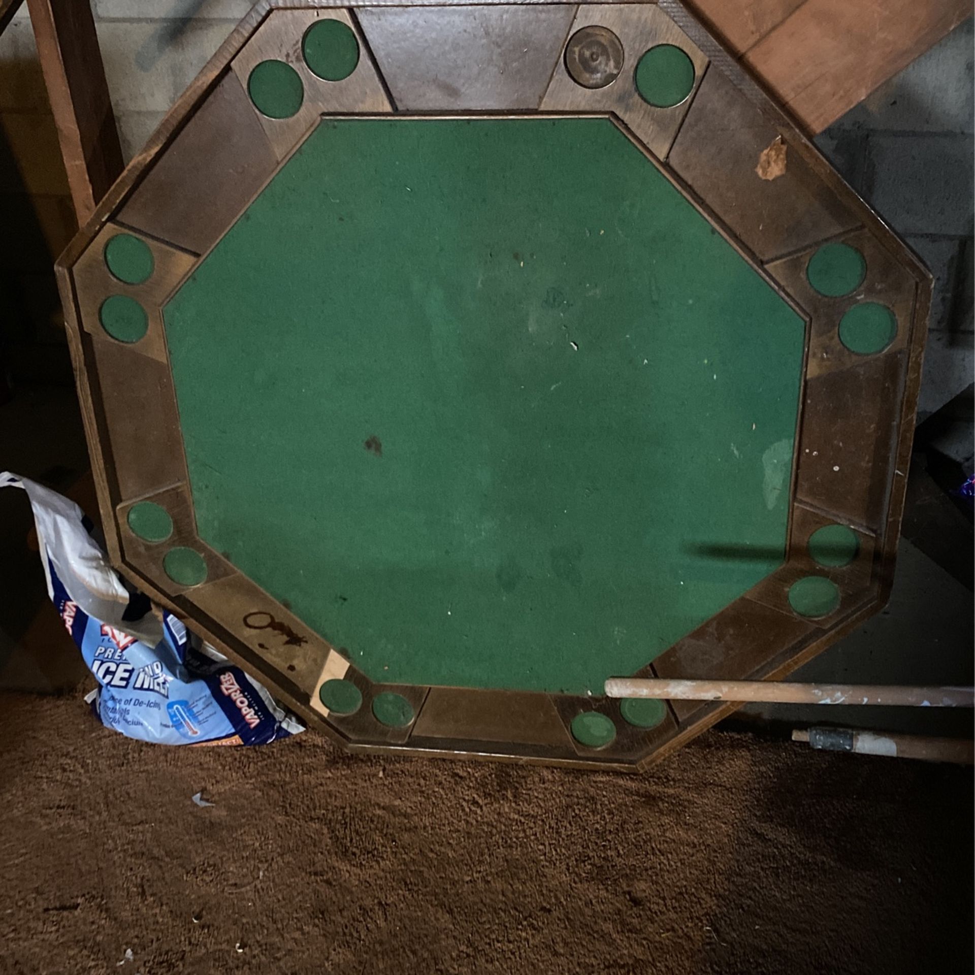 Poker Table