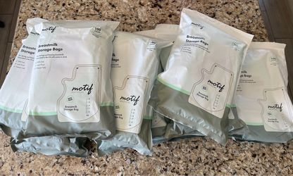 Motif milk storage bags