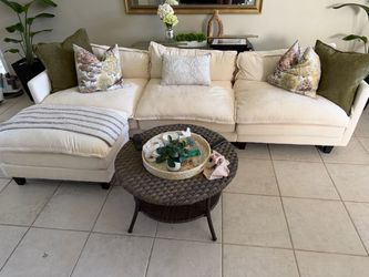 Modern Cream Sectional Sofa with Chaise – Only 4 Months Old
