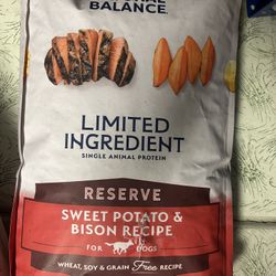 Dog Food Natural Balance / Sweet Potato &Bison Limited Ingredient Reserve Wheat, Soy & Grain Free 12 Lbs