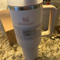 stanley tumbler 40oz