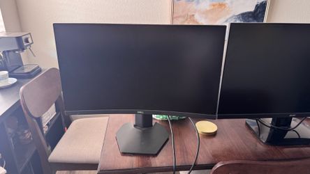 2 Monitors, cheap