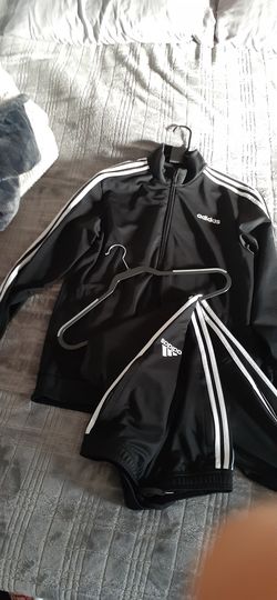 Adidas Black track suit Men Size Medium. JACKET & PANTS