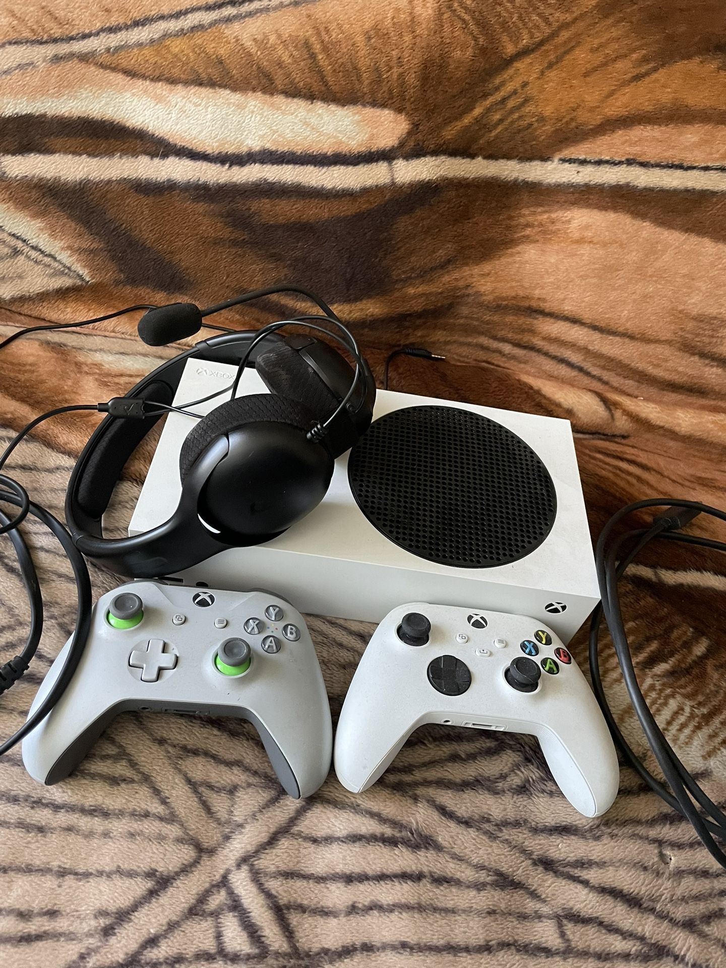 XBOX  One Series S Bundle For Sale