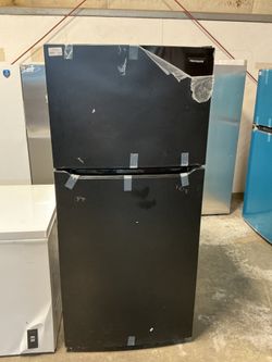 Frigidaire FFTR1835VB Top Freezer Refrigerator (Open-Box / Scratch & Dent)