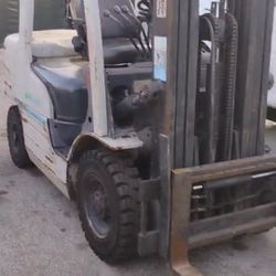 Forklift Nissan 2015