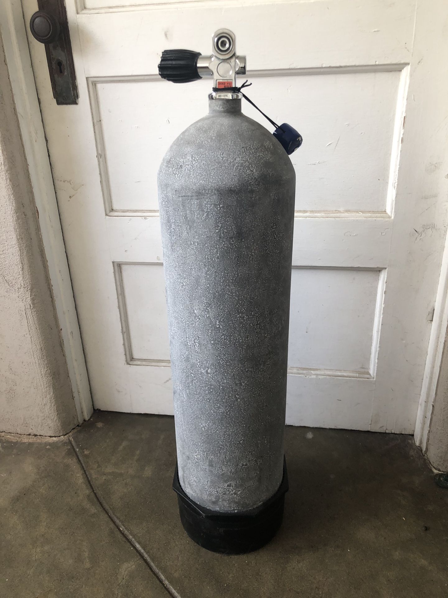 XS SCUBA Worthington Steel 100 High Pressure Tank, X7-120, Thermo Pro Valve Din or Yoke