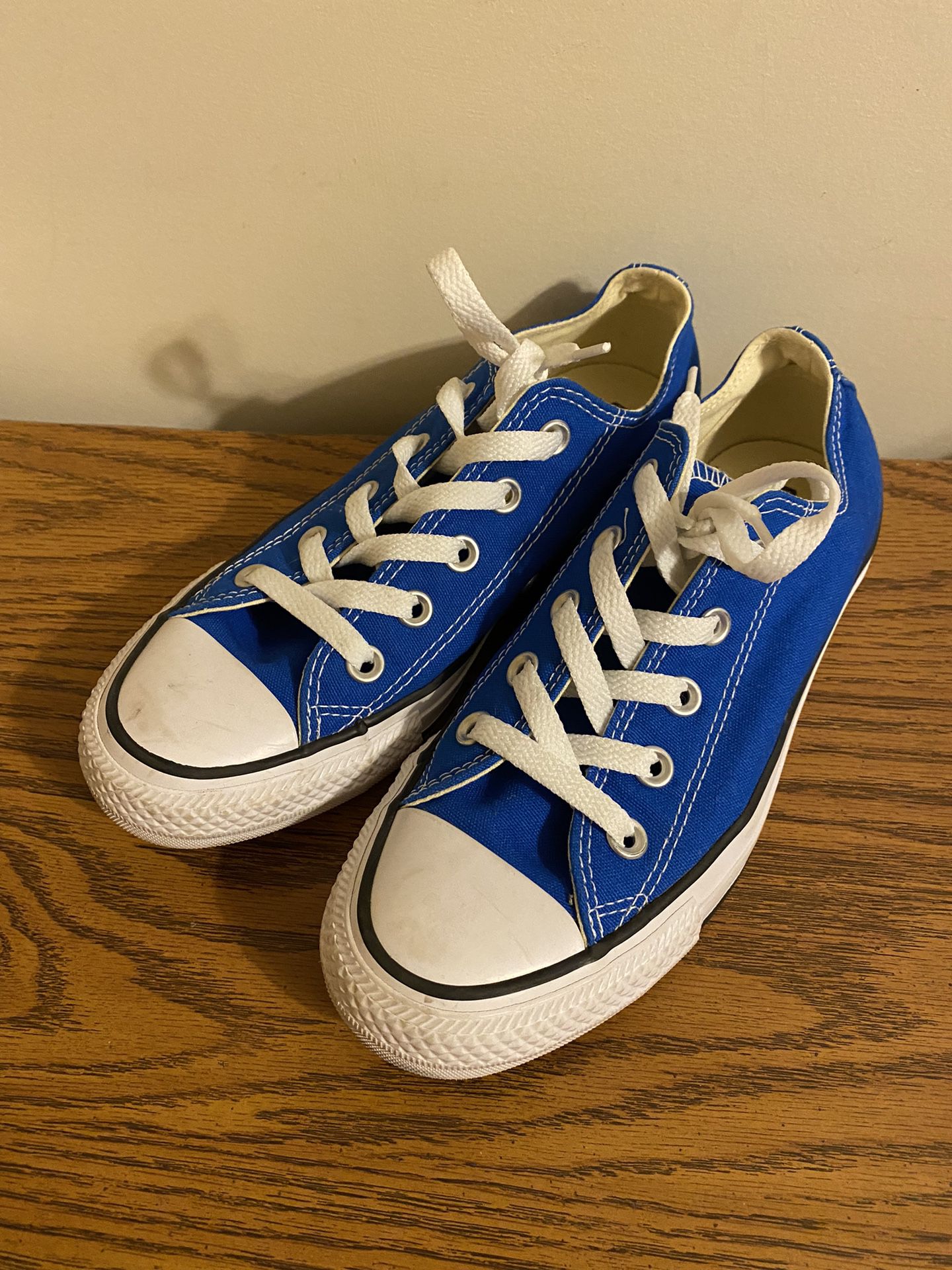 New Converse All Star Sneakers Women Size 6 Men Size 4 