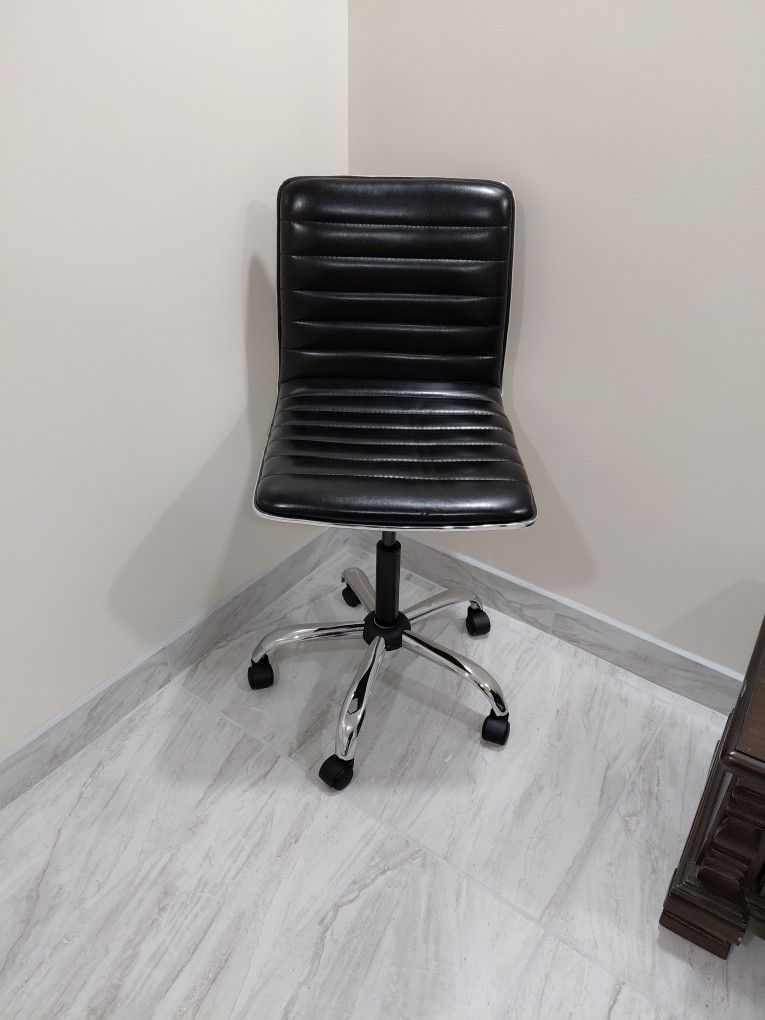 Office Chair Like New