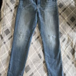 Woman’s Mid Rise, Skinny Jeans