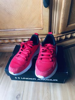 Under Armour Sneakers Size 7Y In Like New Condition $25