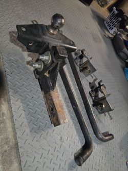 Toy hauler wieghr distribution hitch