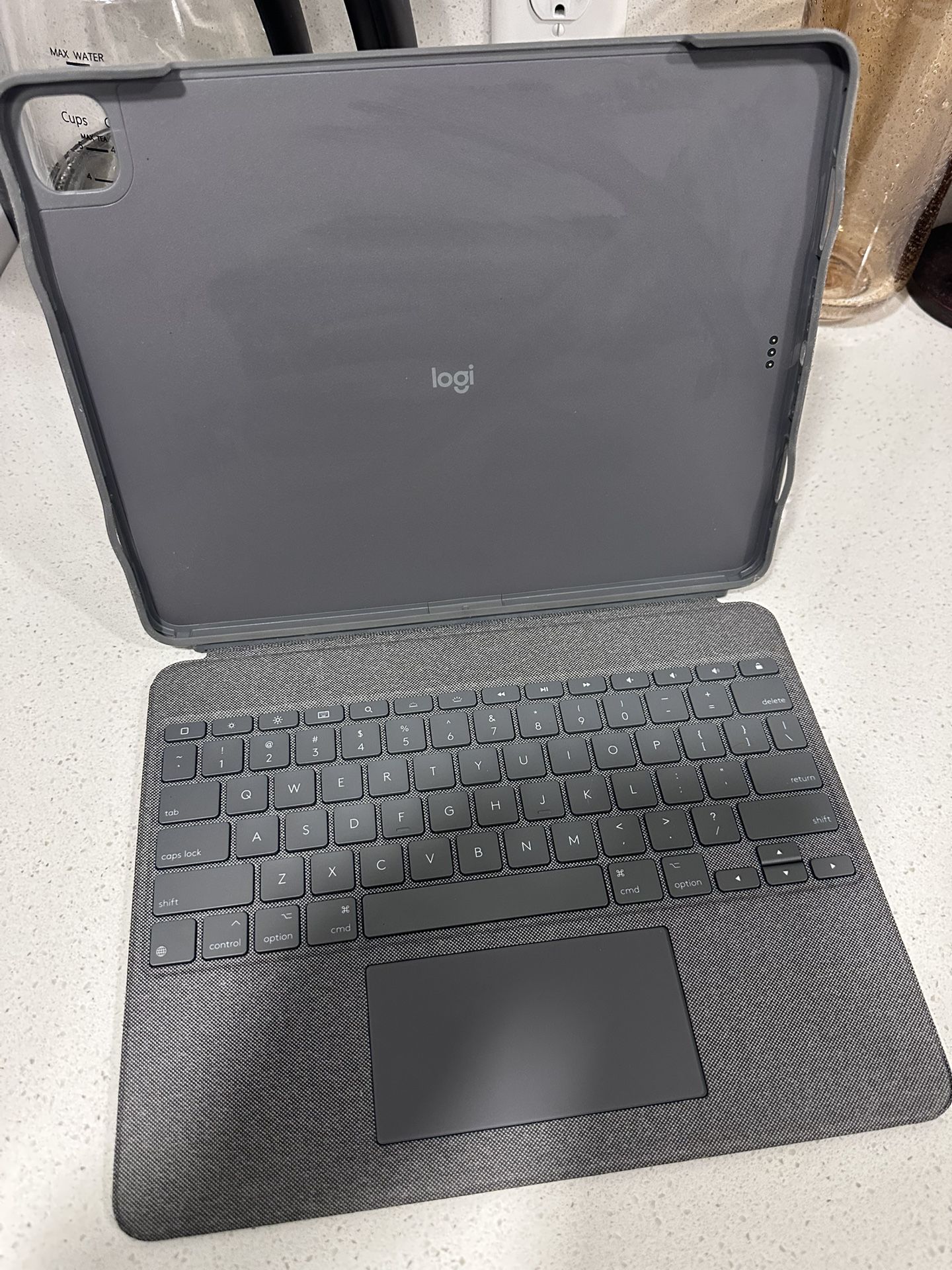 Logitech Combo Touch iPad Pro 12.9-inch