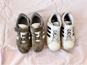 Kids Adidas shoes size:3