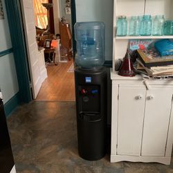 A Few Years Old And Comes With Hot And Cold Water