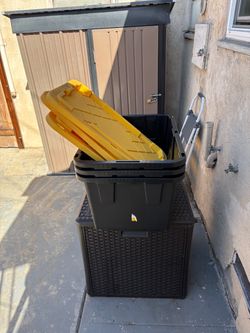 Storage CONTAINERS 27 gallon