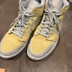 Jordan 1 Mids