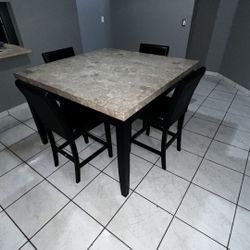 Dining Room Table 