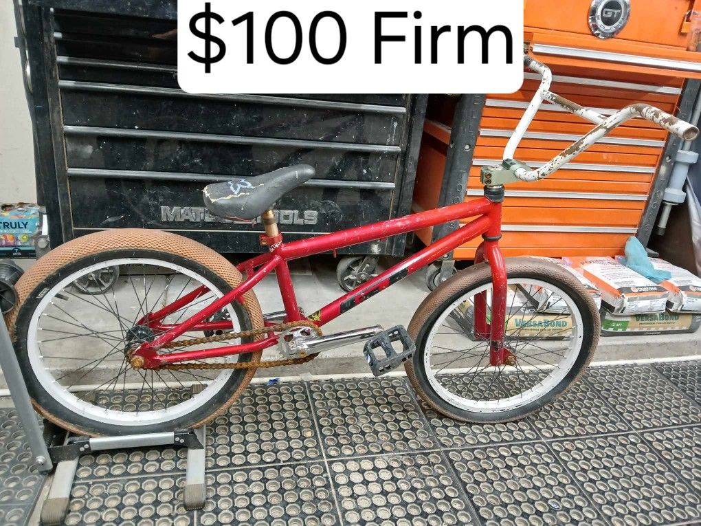 Red Mid School 19.5 Top Tube GT BMX Bike
