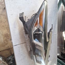 Nissan Maxima Right Headlight Oem