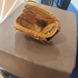 Wilson Glove Brown A2000 M23 Baseball Catchers Mitt