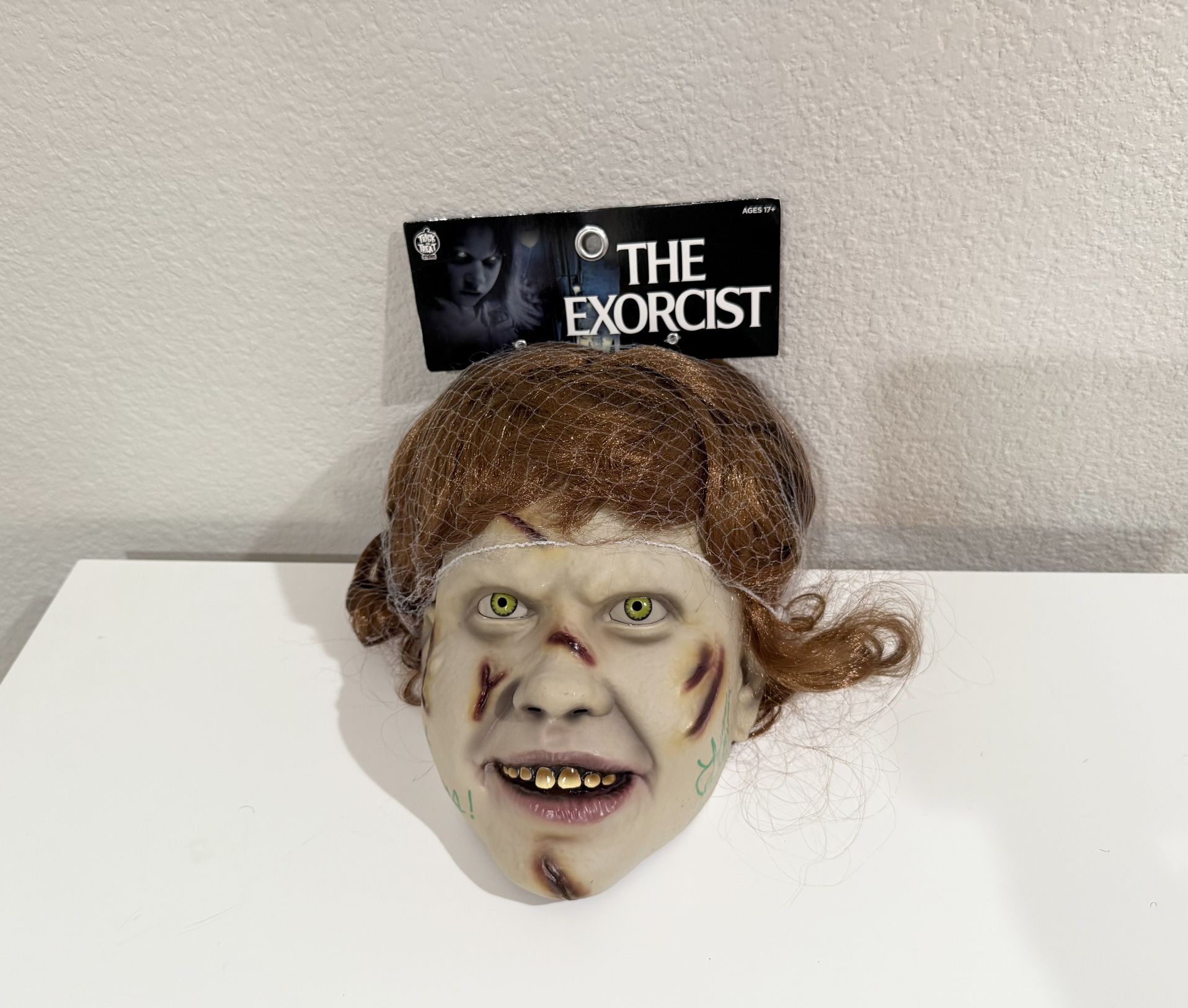Linda Blair Signed The Exorcist Regan Deluxe Injection Possessed Mask
