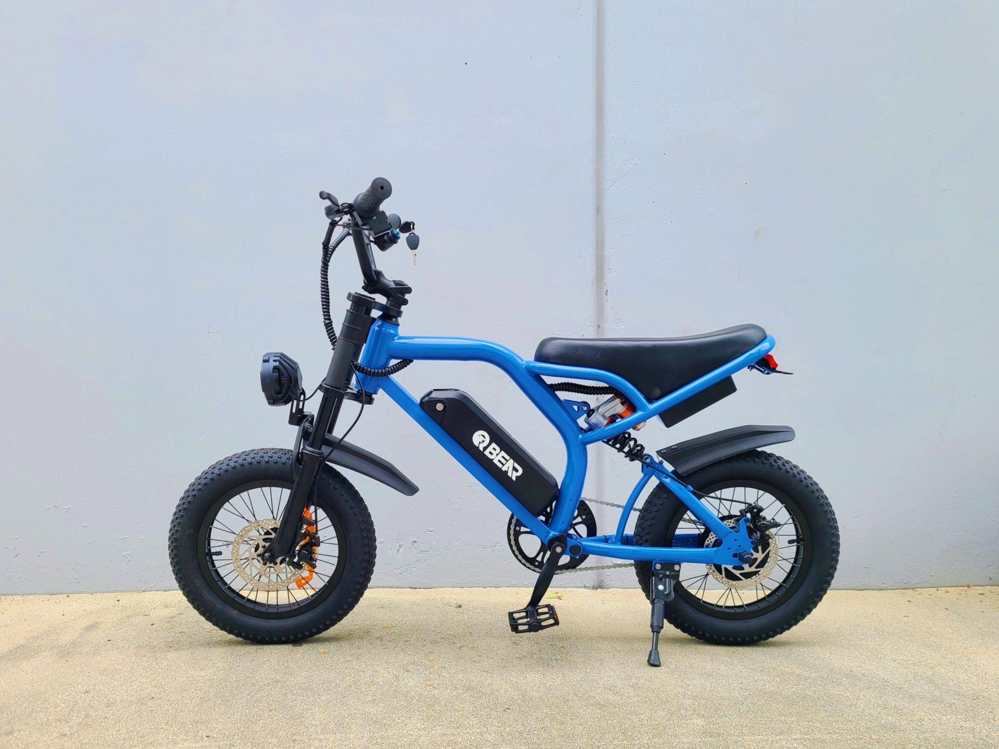 Qbear K6 E-bike. For adults and teens. Seat height 27inch, suitable for body height of 4’8” to 6’2” Qbear eBike four colors available.