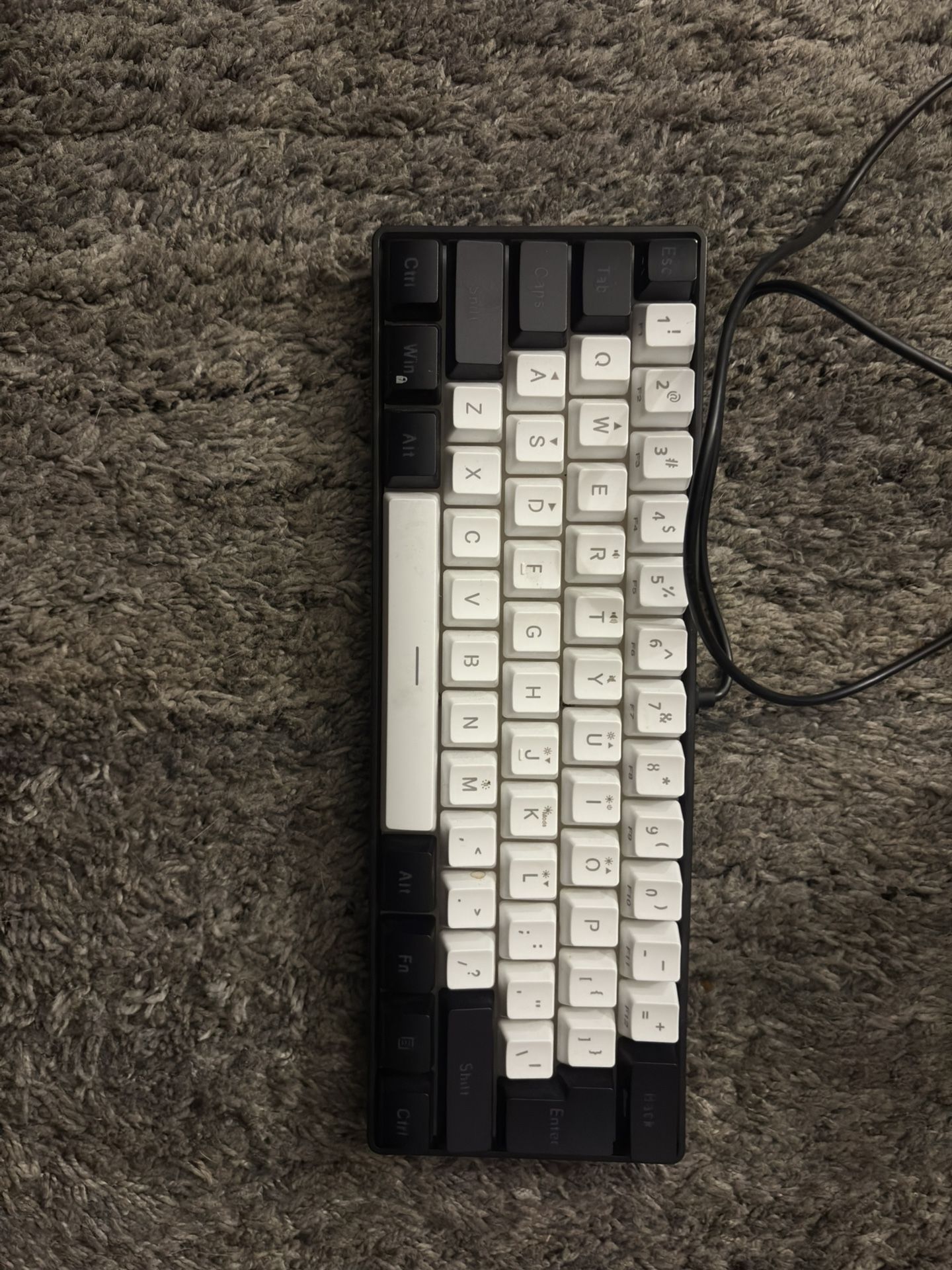 Snpurdiri 60% Wired Gaming Keyboard, 61 keys RGB