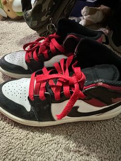 Jordan 1 mids