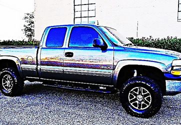 ֆ12OO 4WD Chevrolet SIlverado 4WD