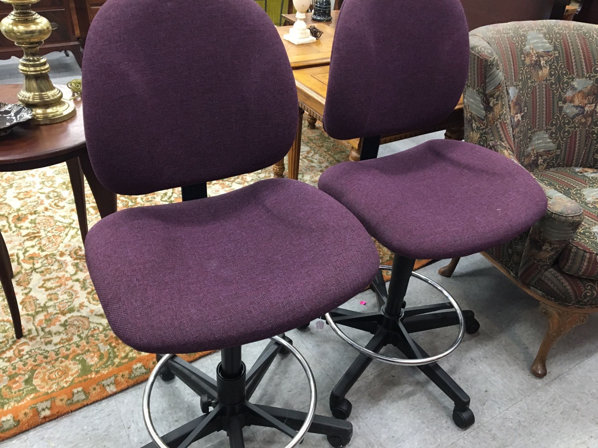 Pair of bar stools, adjustable height, swivel