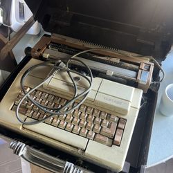 Vintage Type Writer