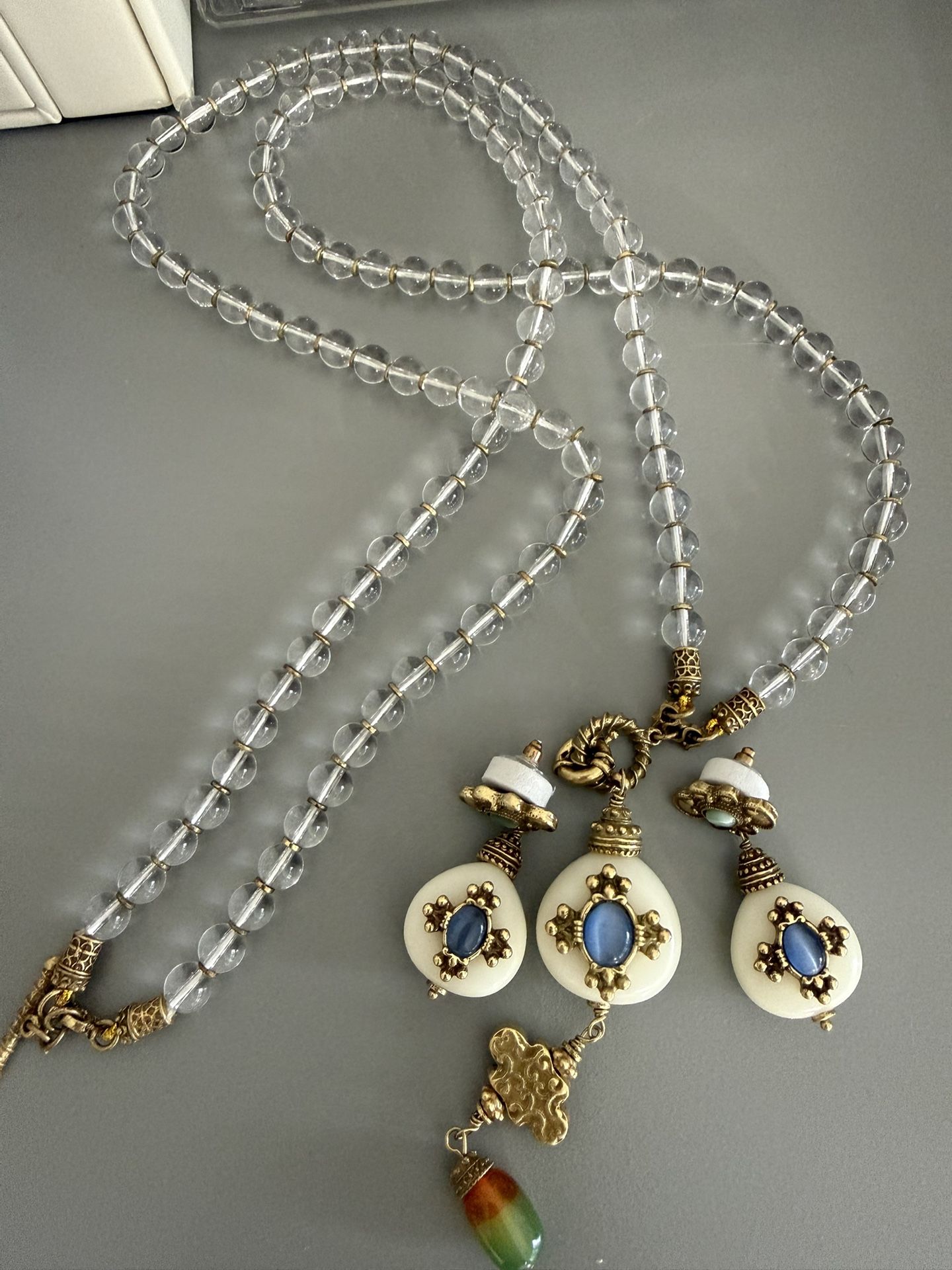 Women’s vintage white jewelry set
