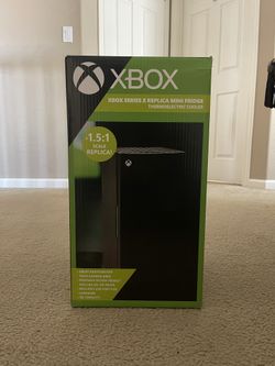 Xbox Series X Mini Refrigerator 