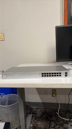 UBIQUITI UNIFI 16-PORT GIGABIT POE+ SWITCH WITH SFP