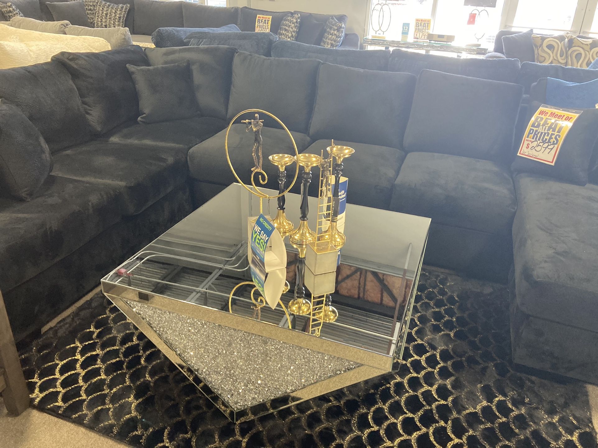 Beautiful Sectional 😊 Easy Financing Available ✨💛 Free Delivery 🚚