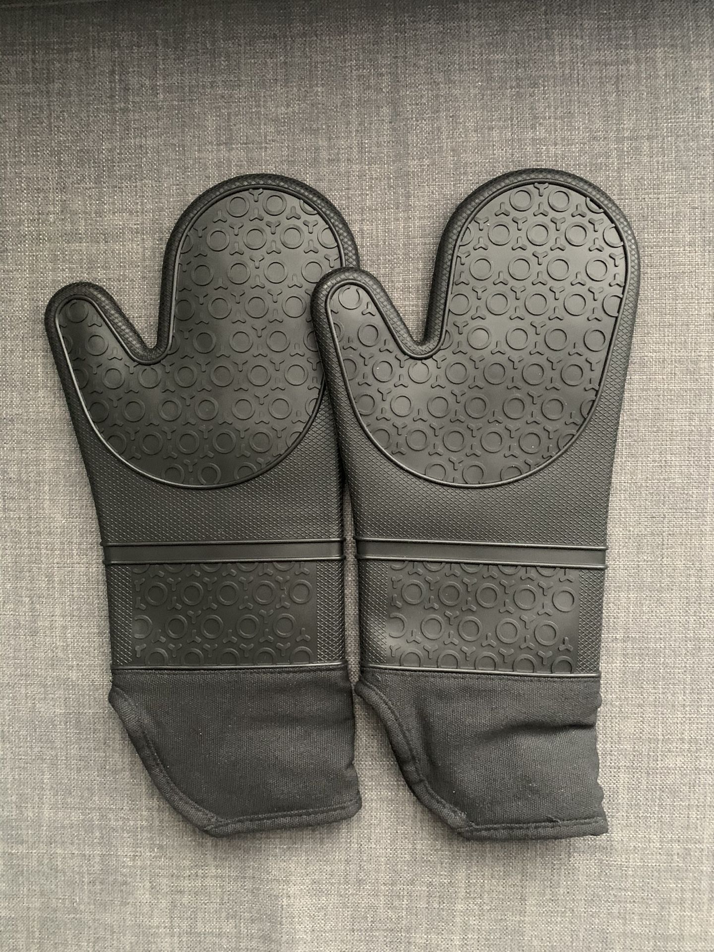 Silicone Black Oven Mitts - Heat Resistant Silicone, Flexible Oven Mittens