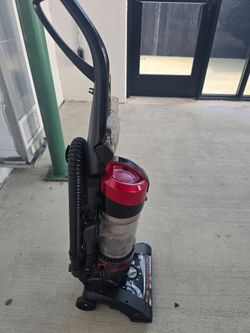 Hoover WindTunnel Bagless vacuum
