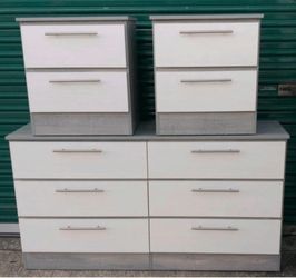 Dresser And Two Nightstands *** Comoda Y Dos Mesitas