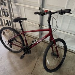 Trek Verve 2 Hybrid Bike