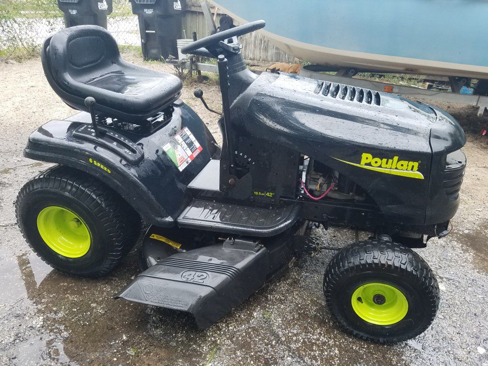 Working with key Poulan PO19542LT 42-Inch 19-1/2 HP Briggs and Stratton Riding Lawn Tractor With 6-Speed Lawn Tractor