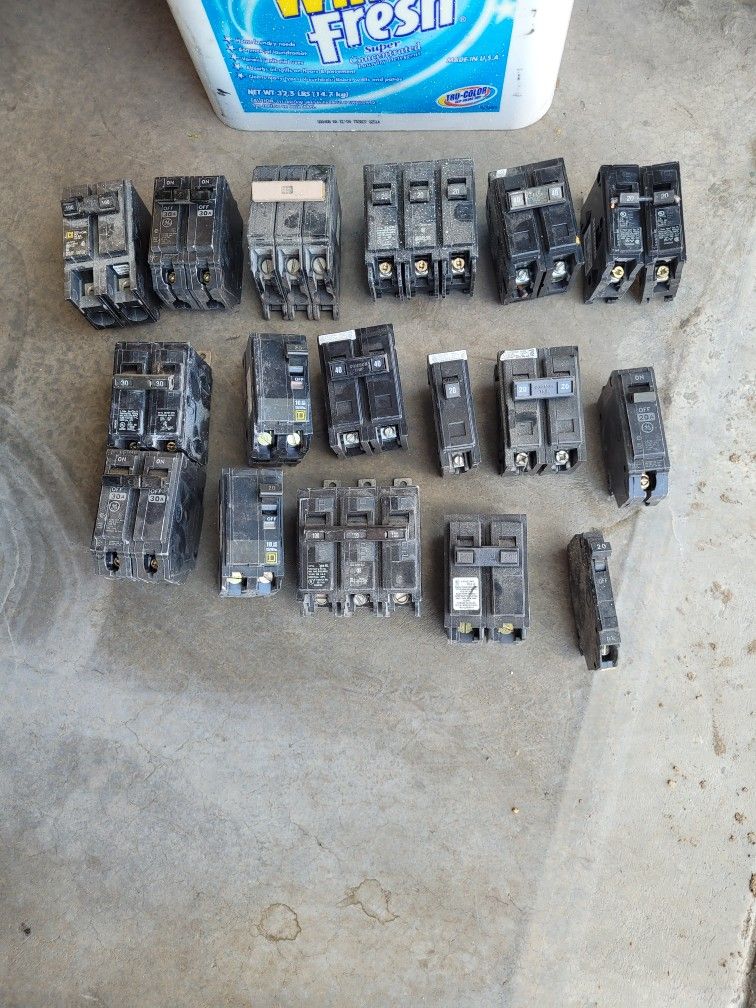 All Kind Of Size Breaker for Sale in Las Vegas, NV OfferUp