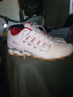 Brand New Nike Size 9 Men