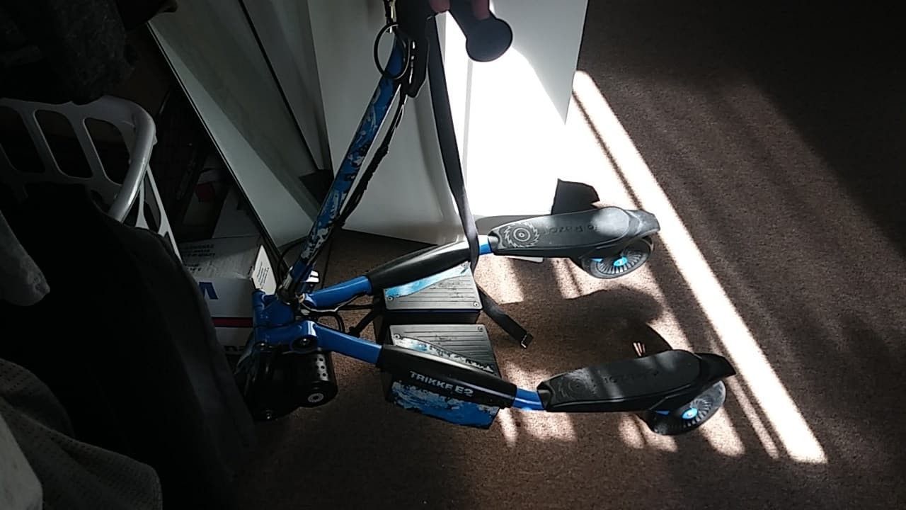 Trikkie e2 razor swivel scooter