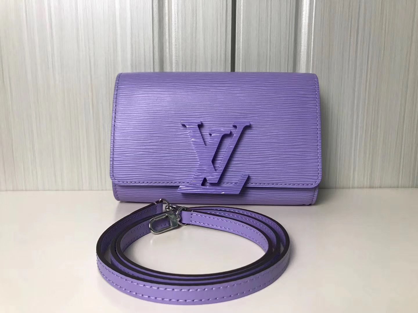 [99 new] LV 14-year-old cross-body bag.