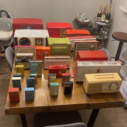 28 Vintage Radios For Collection “
