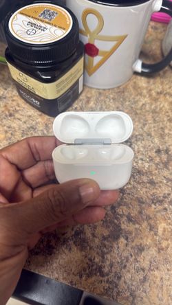 Apple AirPods Case