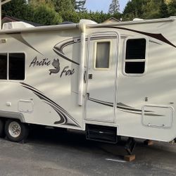 2010 Northwood Arctic Fox Travel Trailer 25P