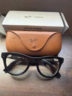 Ray-Ban Meta Smart Glasses Skyler – Like New w/ Box & Case